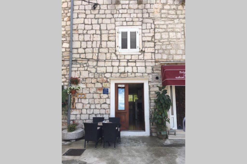 Apartman Knezovic สตารีกราด ภายนอก รูปภาพ